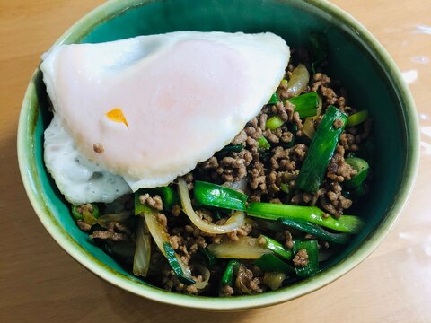 男性にも簡単♪ひき肉スタミナ丼☆